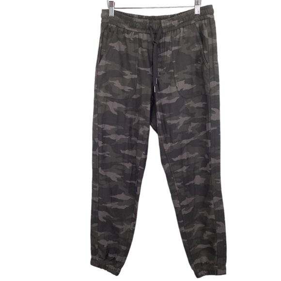 Athleta‎ Camo Farallon Jogger Pants size 6 - Picture 2 of 11